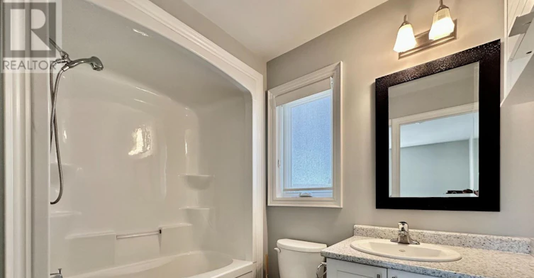 UPPER-1 Abbot Street, St. Catharines, ON, L2P 2G2 - 10