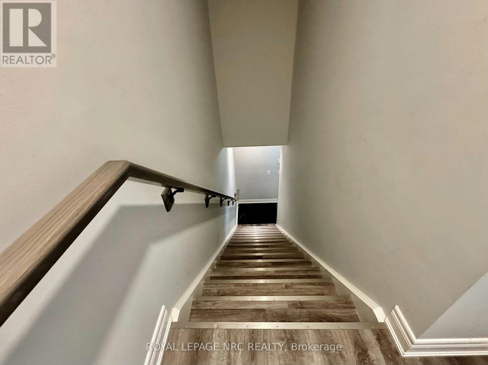 UPPER-1 Abbot Street, St. Catharines, ON, L2P 2G2 - 16