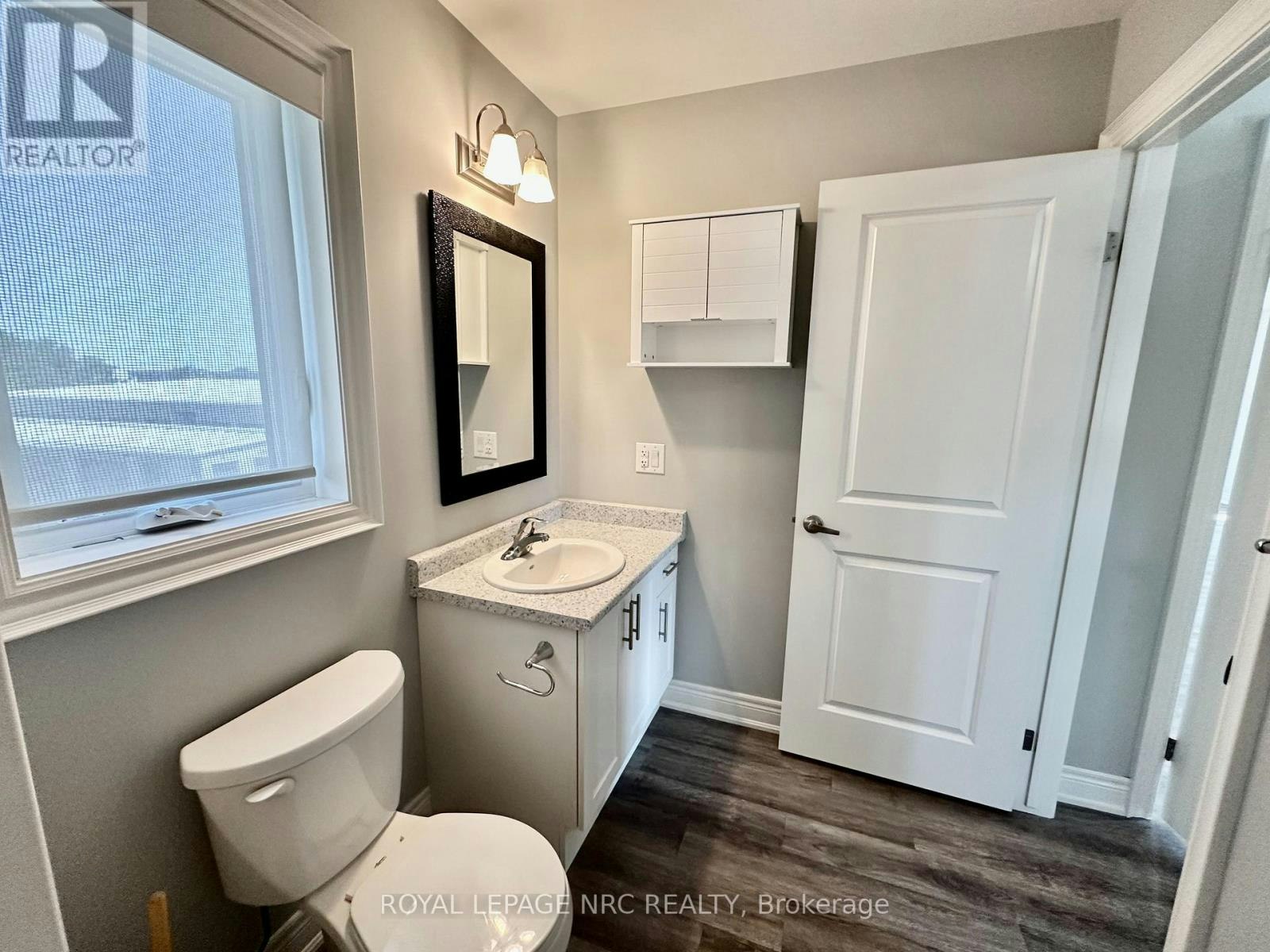 UPPER-1 Abbot Street, St. Catharines, ON, L2P 2G2 - 9