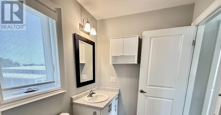 UPPER-1 Abbot Street, St. Catharines, ON, L2P 2G2 - 9