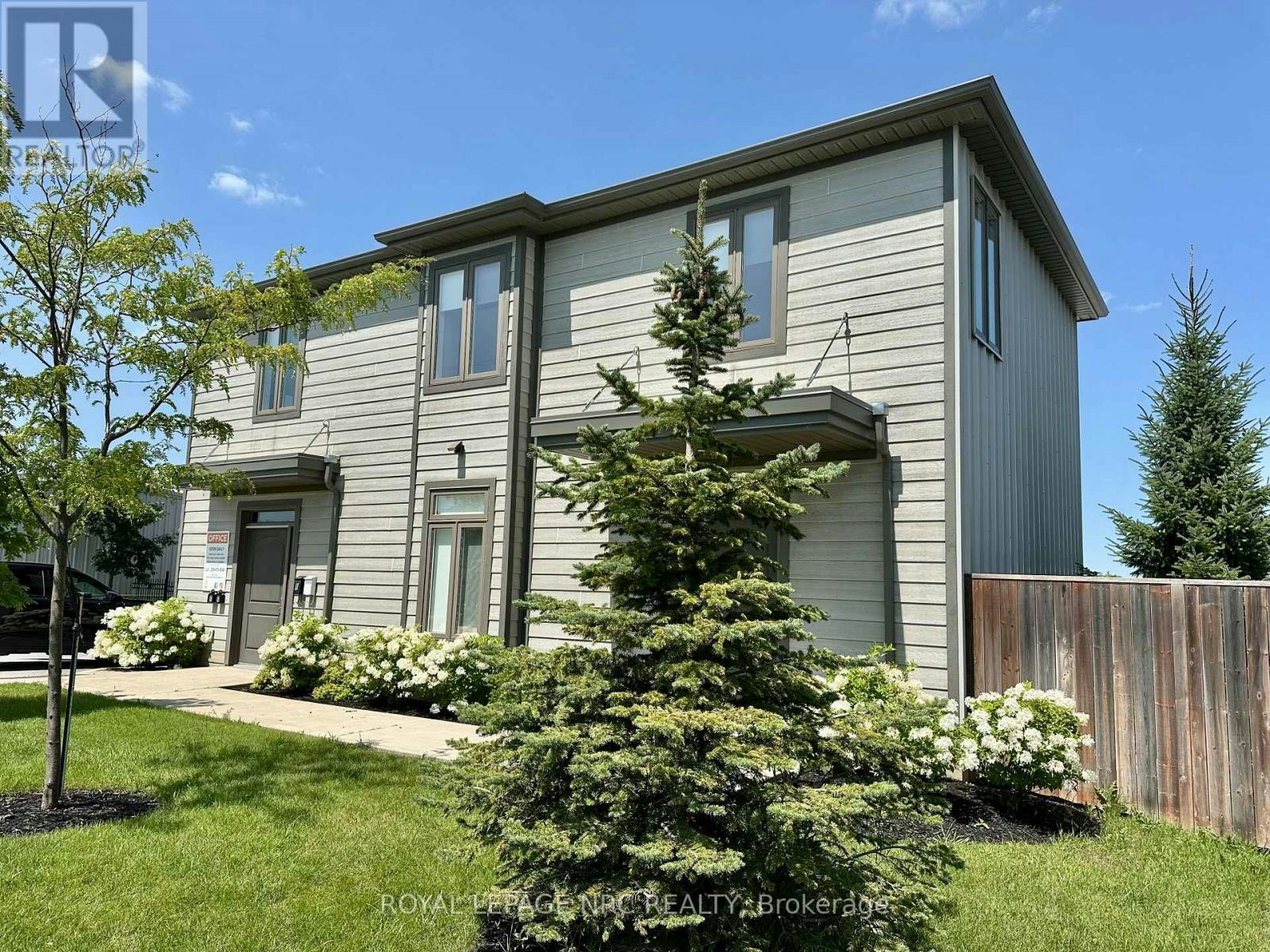UPPER-1 Abbot Street, St. Catharines, ON, L2P 2G2 - 2