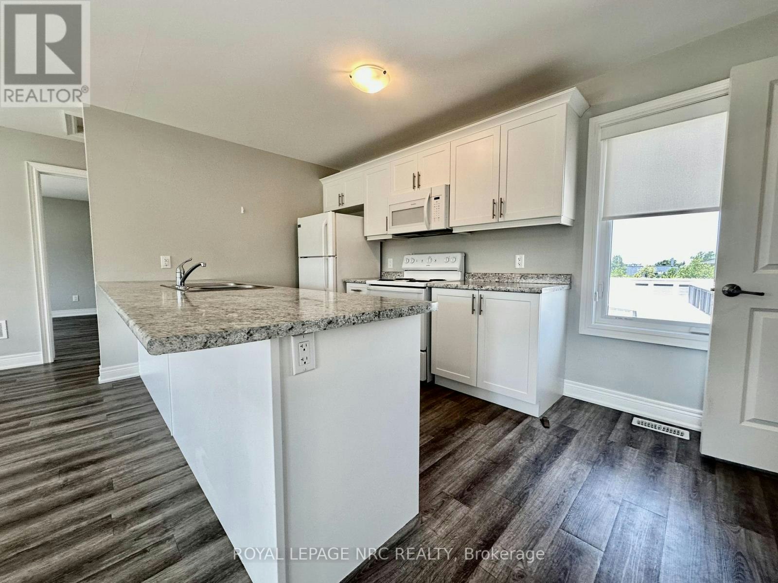 UPPER-1 Abbot Street, St. Catharines, ON, L2P 2G2 - 5