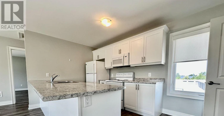 UPPER-1 Abbot Street, St. Catharines, ON, L2P 2G2 - 5