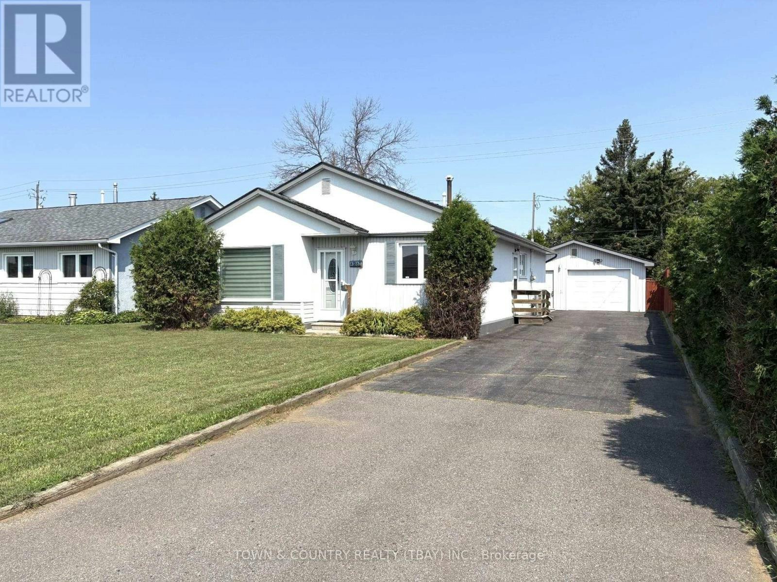 1213 Mary Street W, Thunder Bay, ON, P7E 4M8