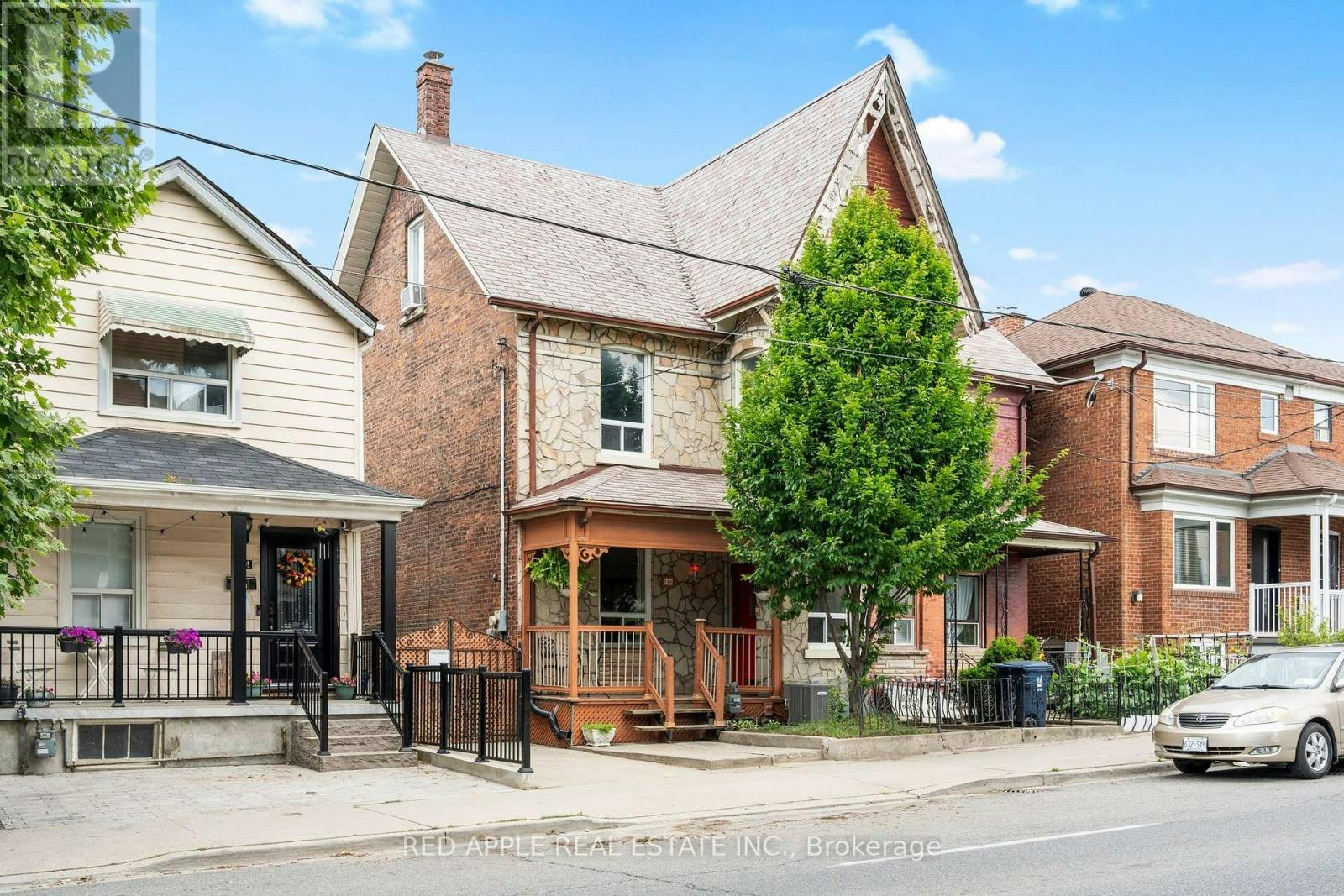 546 Dufferin Street, Toronto, ON, M6K 2A7