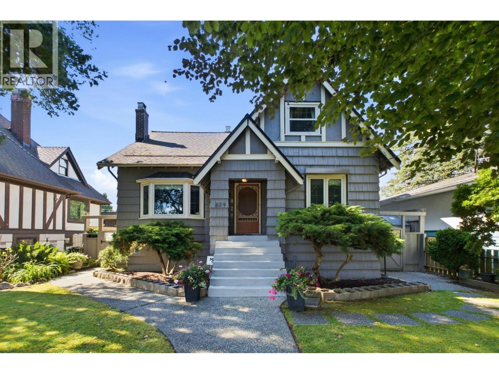 829 Eighth Avenue, New Westminster, BC, V3M 2R4