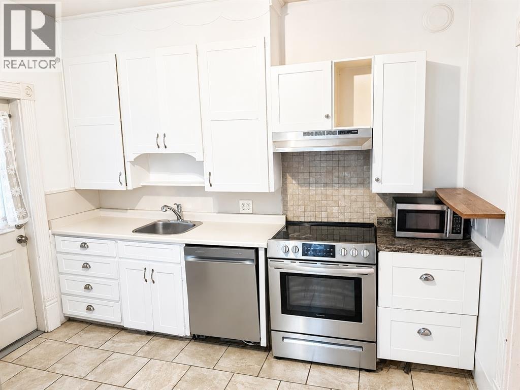 366 Cromwell Street, Sarnia, ON, N7T 3Y8 - 3