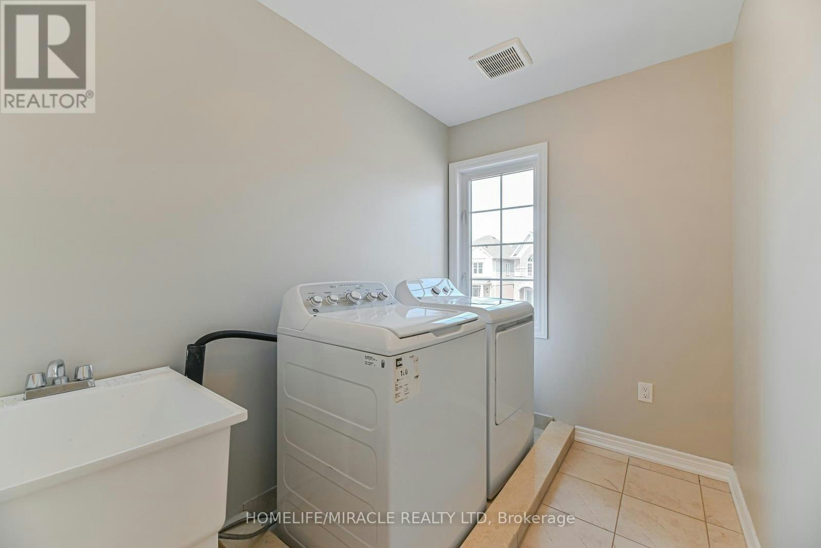 24 Weatherall Avenue, Cambridge, ON, N3H 0C4 - 33