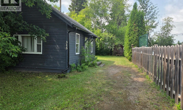 315 Railway Avenue