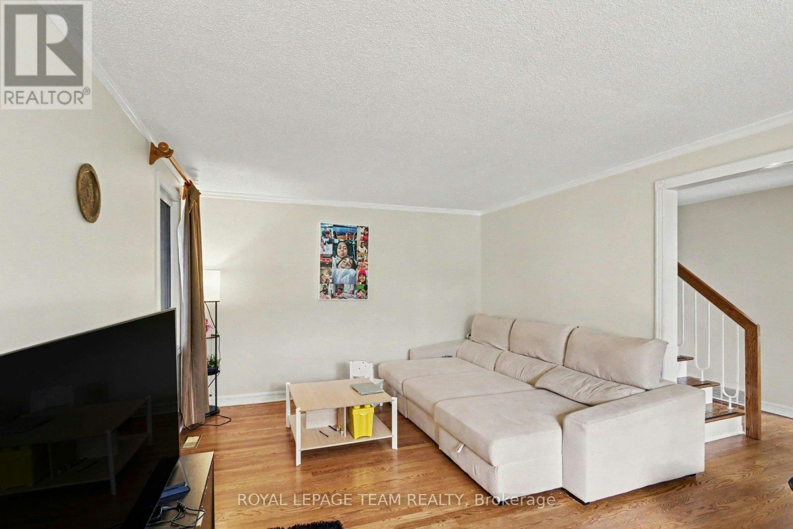 638 Laverendrye Drive, Ottawa, ON, K1J 7C4 - 5