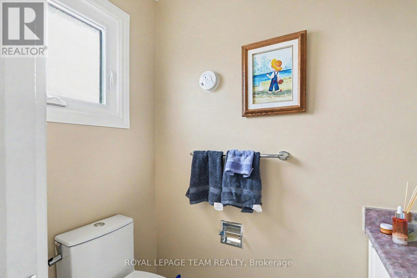 638 Laverendrye Drive, Ottawa, ON, K1J 7C4 - 22