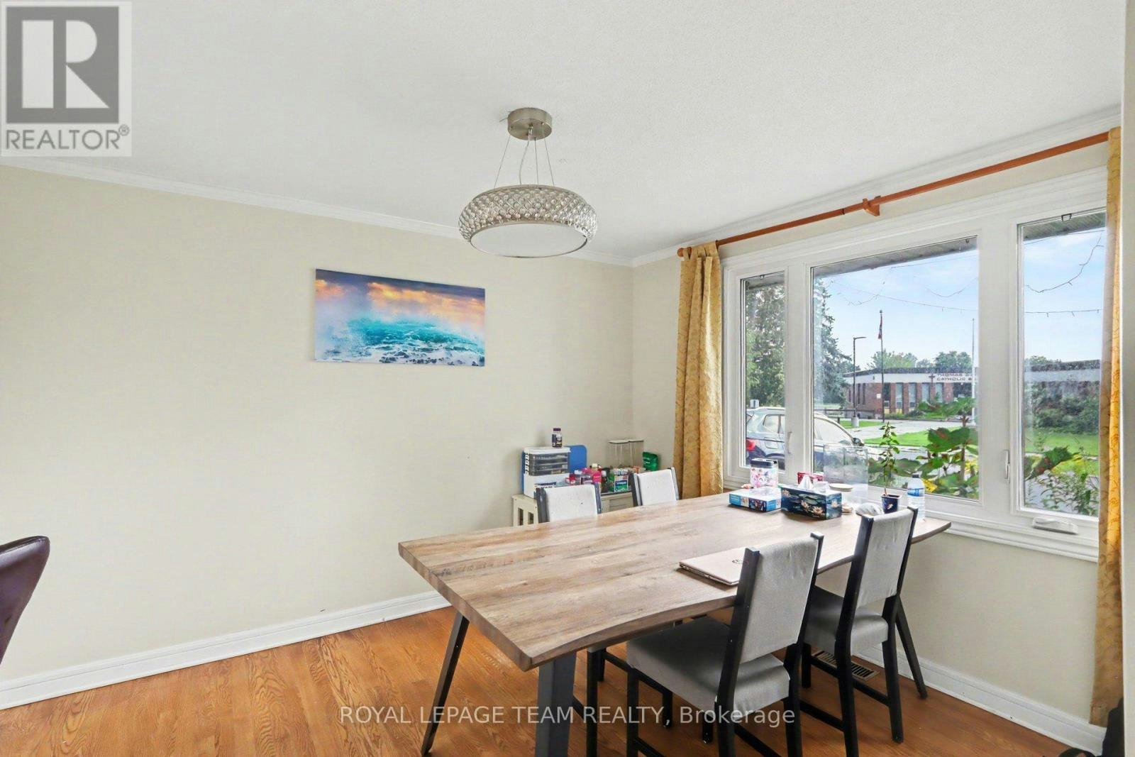 638 Laverendrye Drive, Ottawa, ON, K1J 7C4 - 8