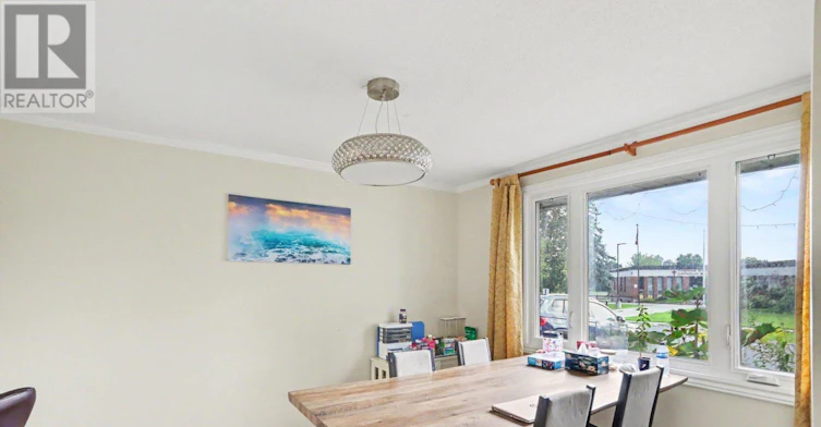 638 Laverendrye Drive, Ottawa, ON, K1J 7C4 - 8