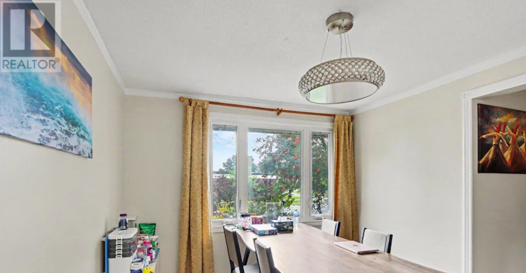 638 Laverendrye Drive, Ottawa, ON, K1J 7C4 - 7