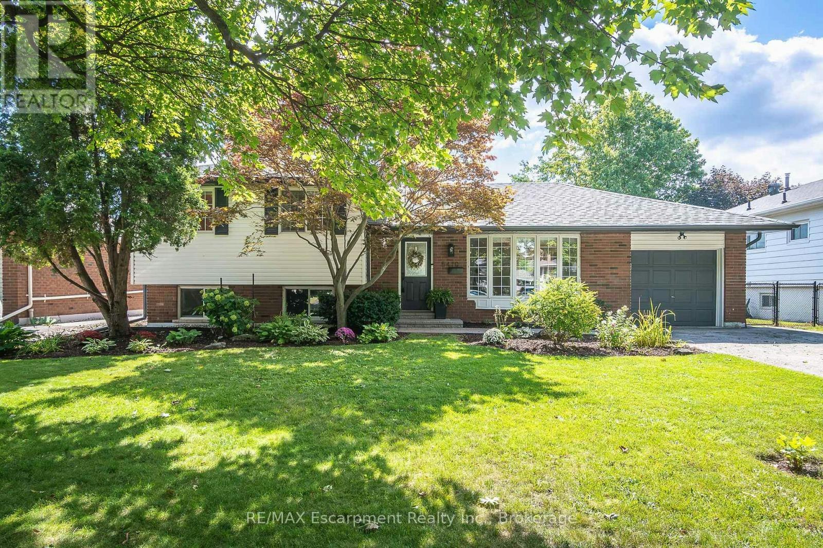5410 Clive Crescent, Burlington, ON, L7L 3P1