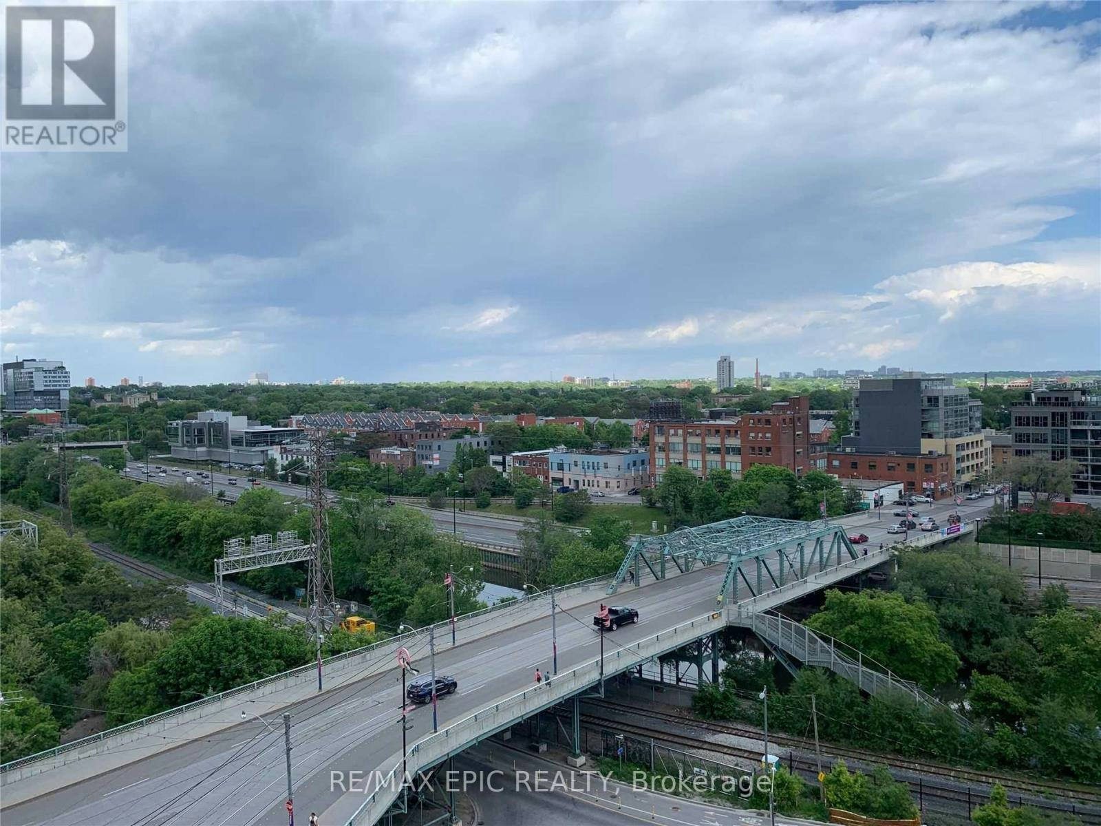 1003-51 Trolley Crescent, Toronto, ON, M5A 0E9 - 2