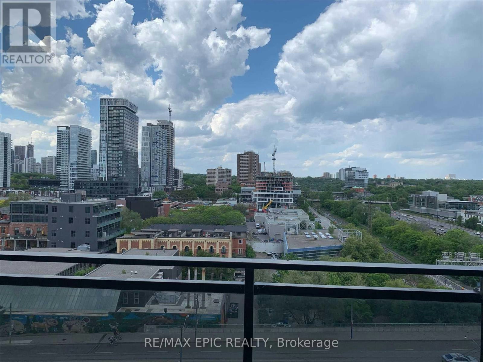 1003-51 Trolley Crescent, Toronto, ON, M5A 0E9 - 4