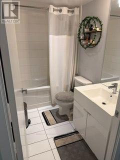 651-10 Capreol Court, Toronto, ON, M5V 4B3 - 5
