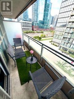 651-10 Capreol Court, Toronto, ON, M5V 4B3 - 11