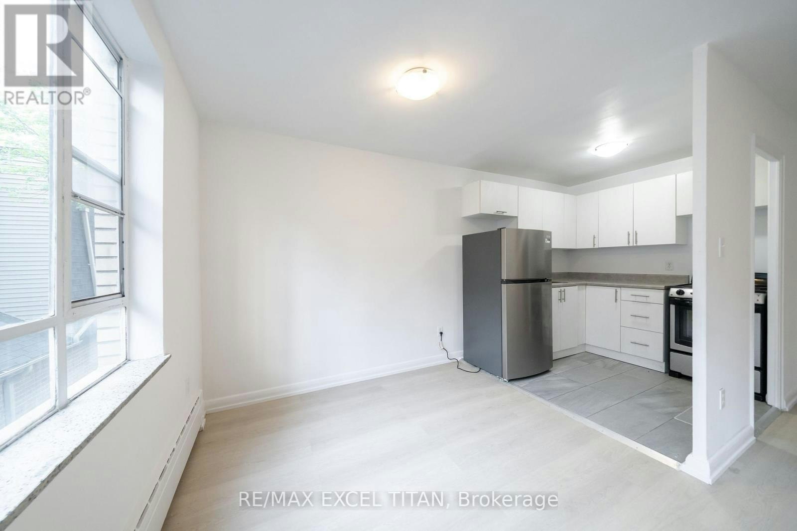 302-77 Erskine Avenue, Toronto, ON, M4P 1Y5 - 6
