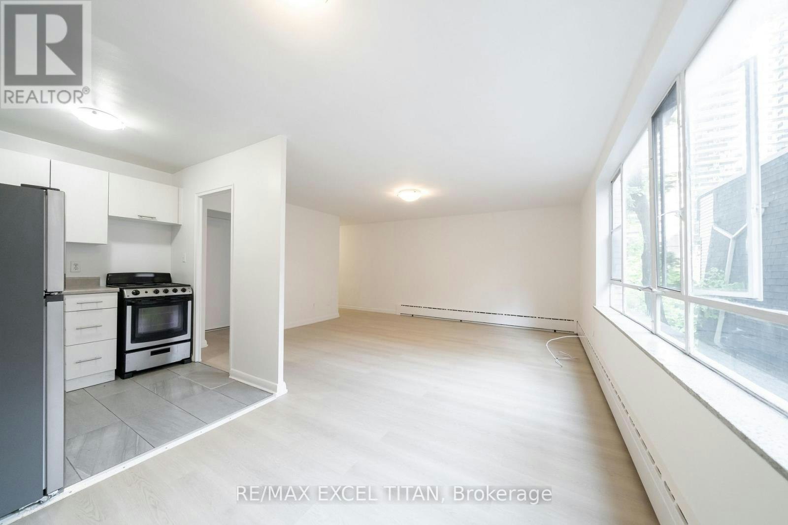 302-77 Erskine Avenue, Toronto, ON, M4P 1Y5 - 7