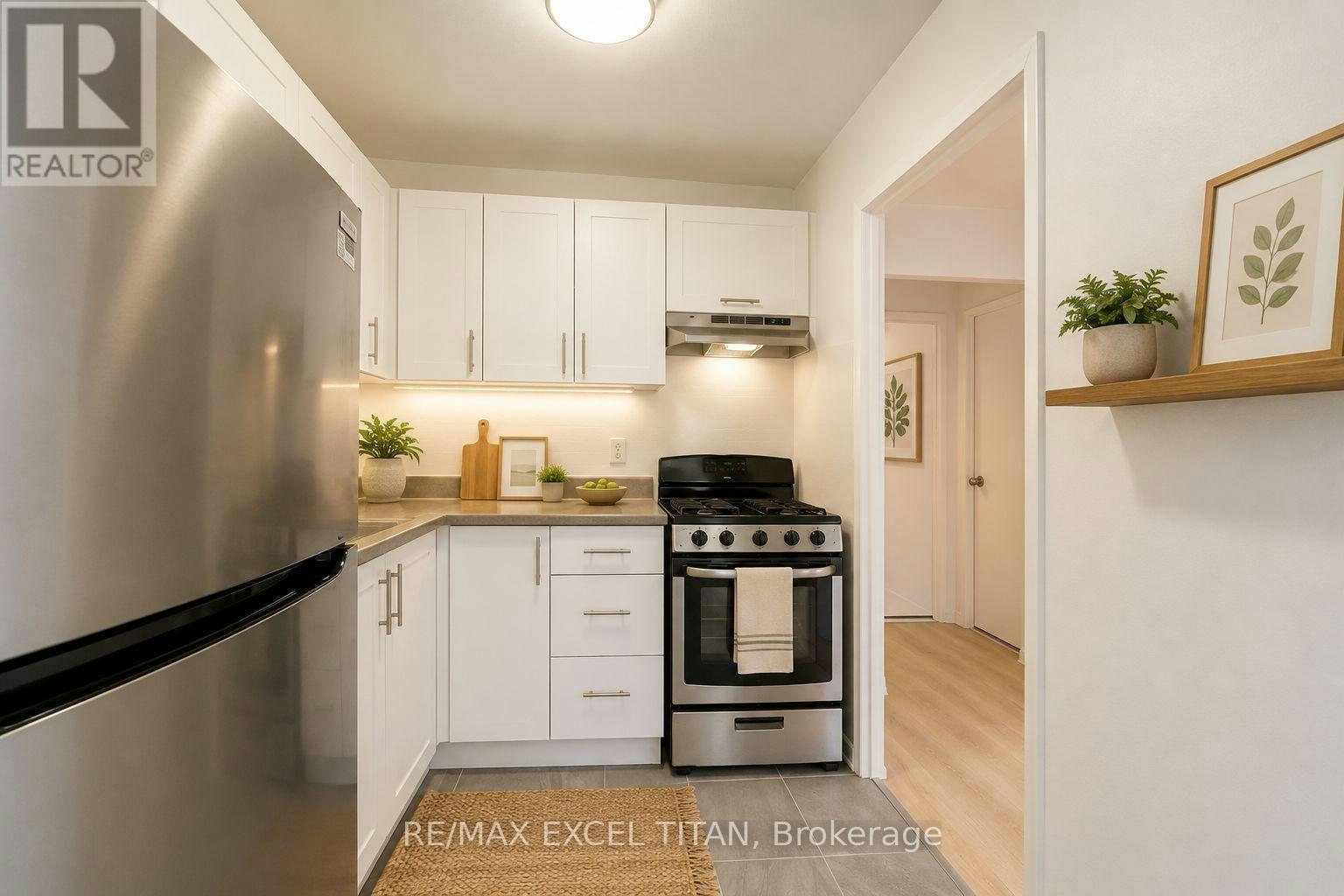 302-77 Erskine Avenue, Toronto, ON, M4P 1Y5 - 10