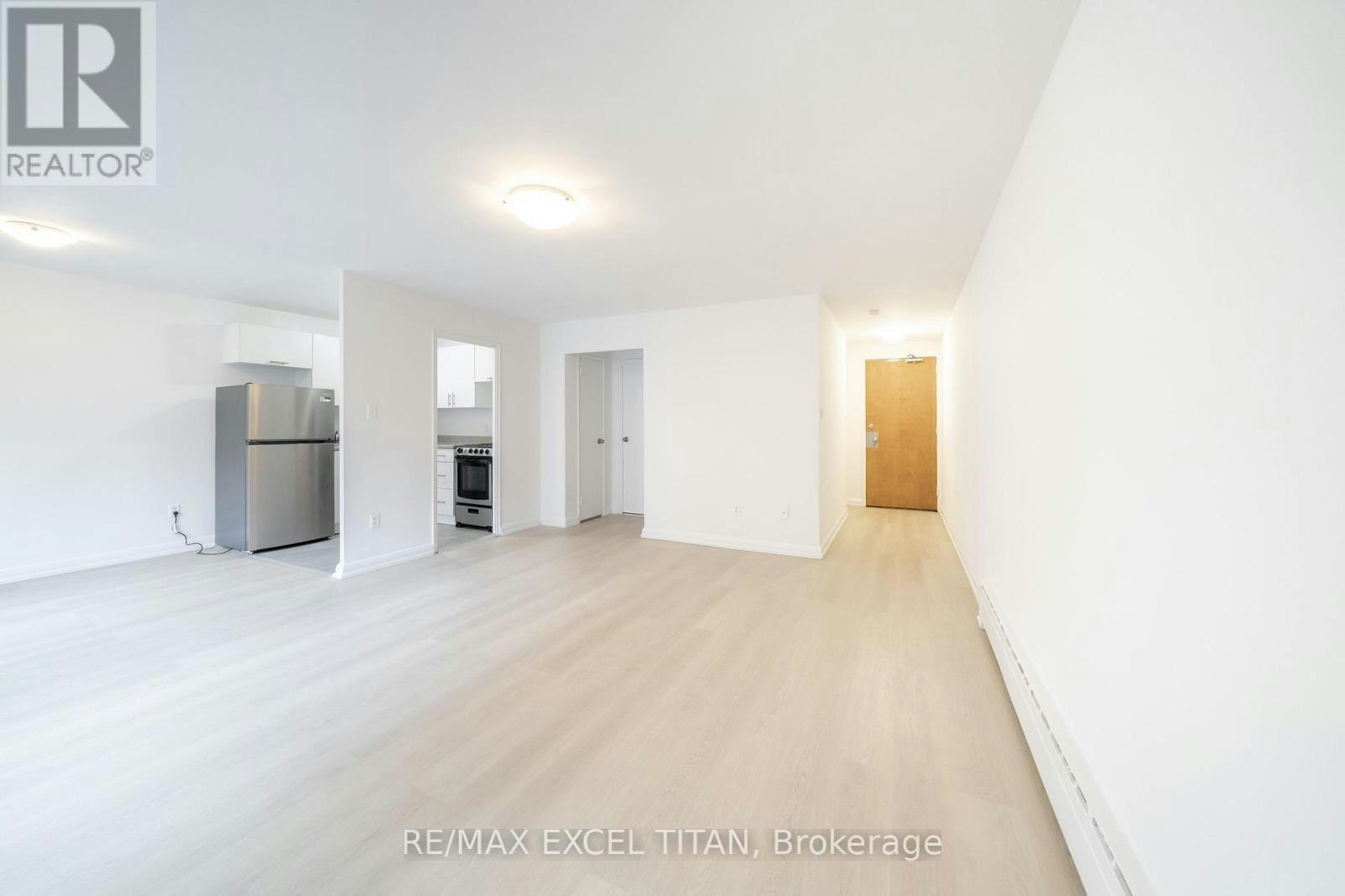 302-77 Erskine Avenue, Toronto, ON, M4P 1Y5 - 4