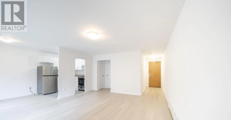 302-77 Erskine Avenue, Toronto, ON, M4P 1Y5 - 4