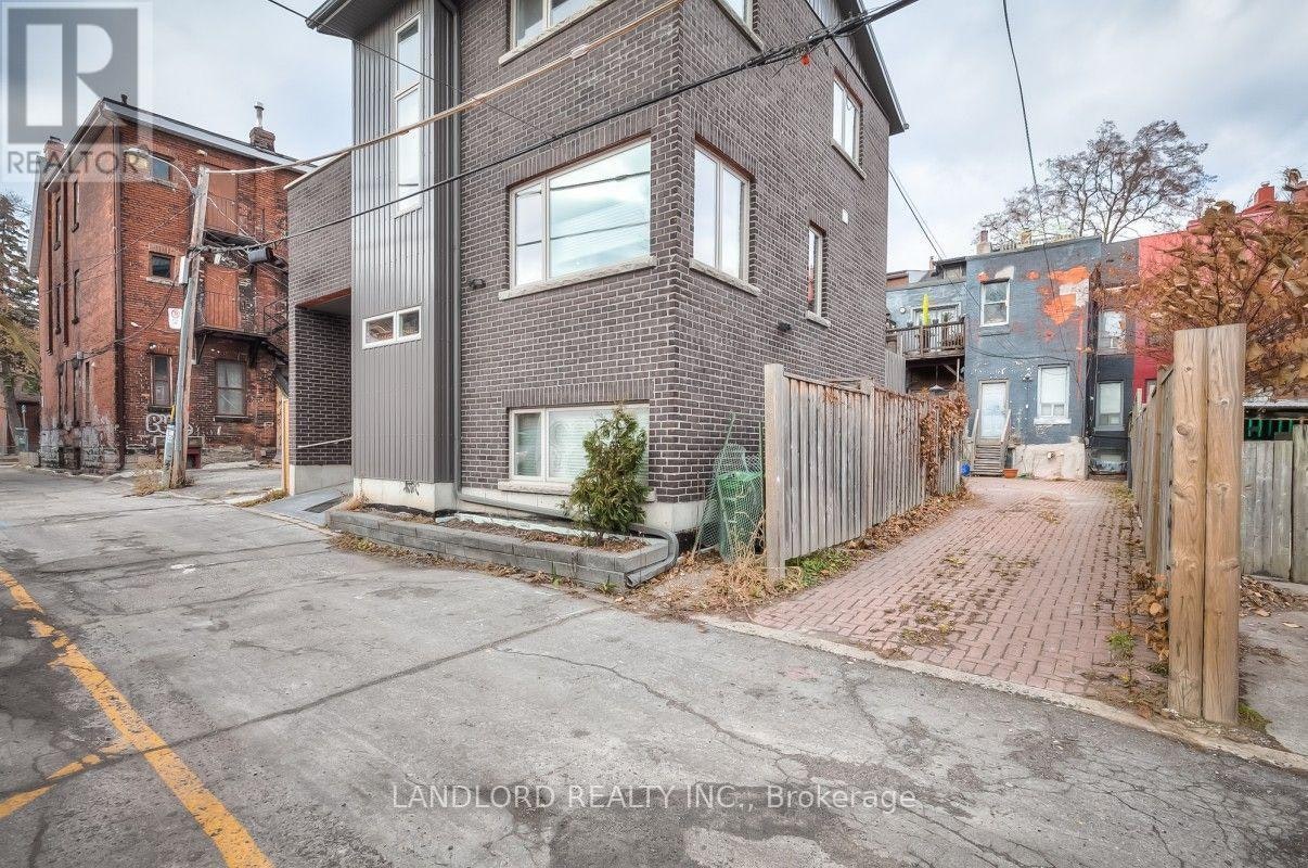 2-37 Grange Avenue, Toronto, ON, M5T 1C6 - 16