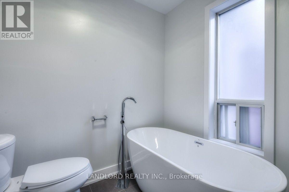 2-37 Grange Avenue, Toronto, ON, M5T 1C6 - 10