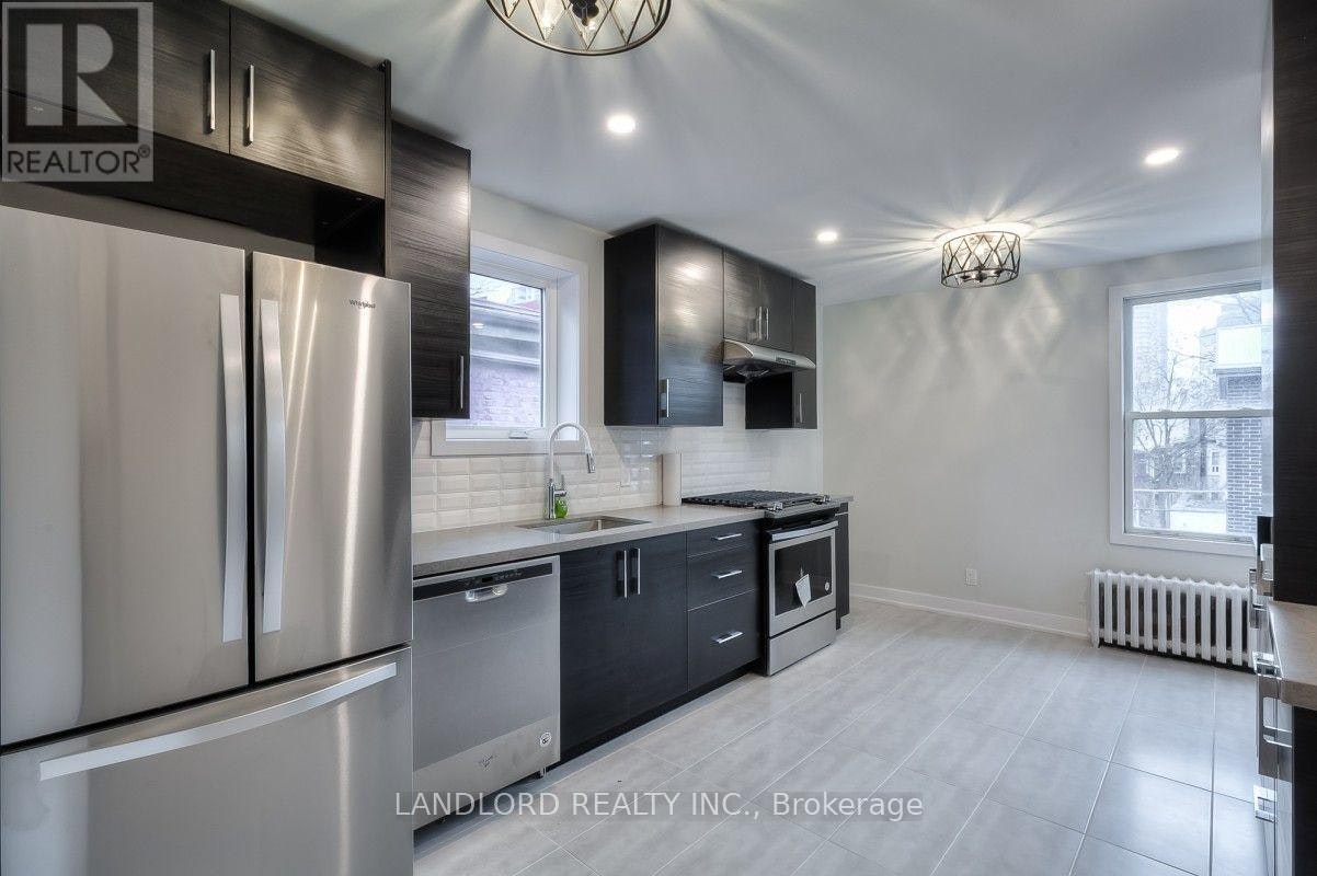 2-37 Grange Avenue, Toronto, ON, M5T 1C6