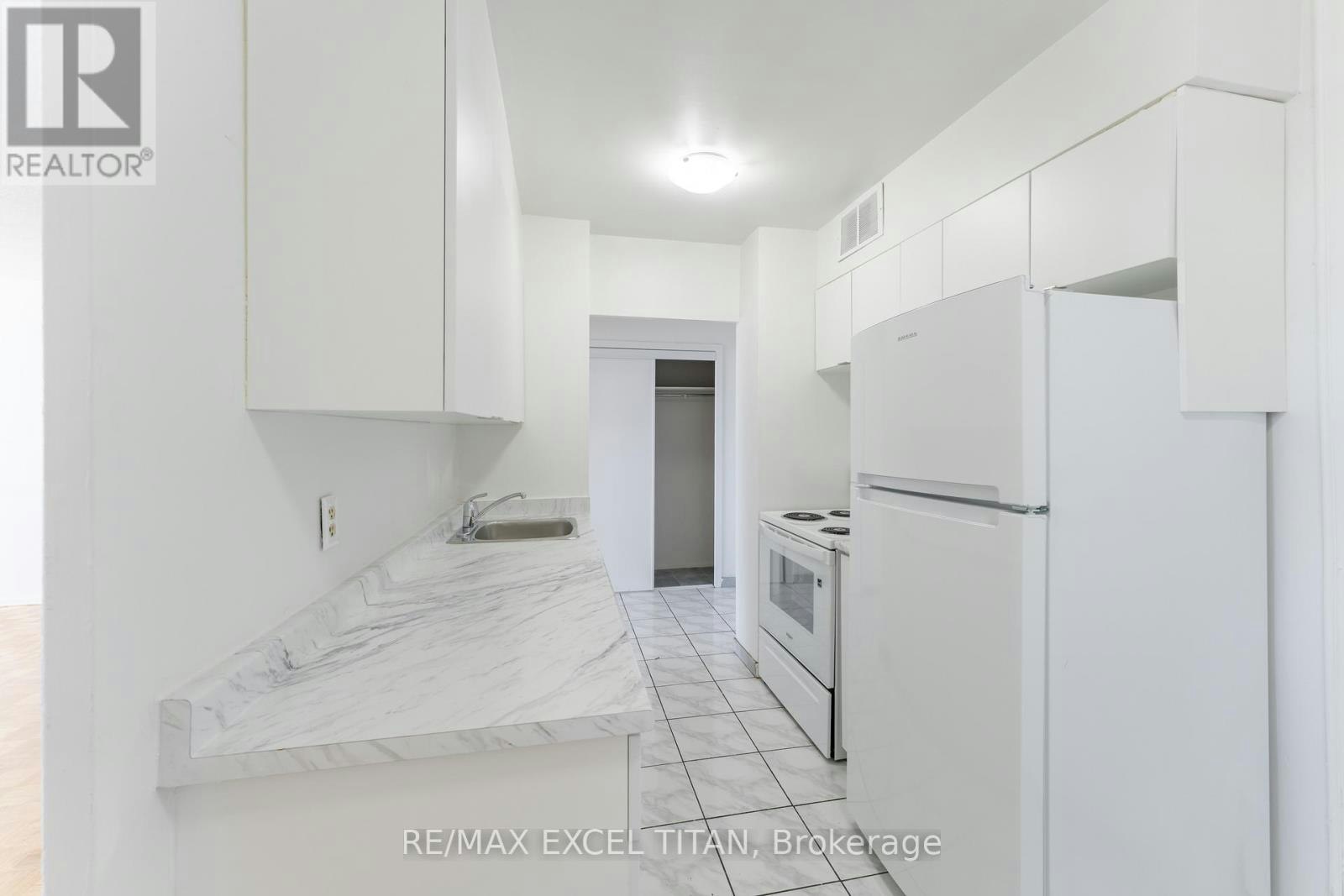 1202-1385 Midland Avenue, Toronto, ON, M1P 3B8 - 17