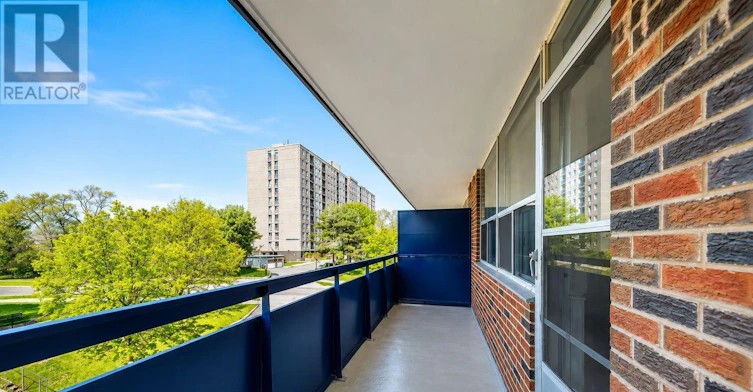 910-5 Glamorgan Avenue, Toronto, ON, M1P 4P1 - 14