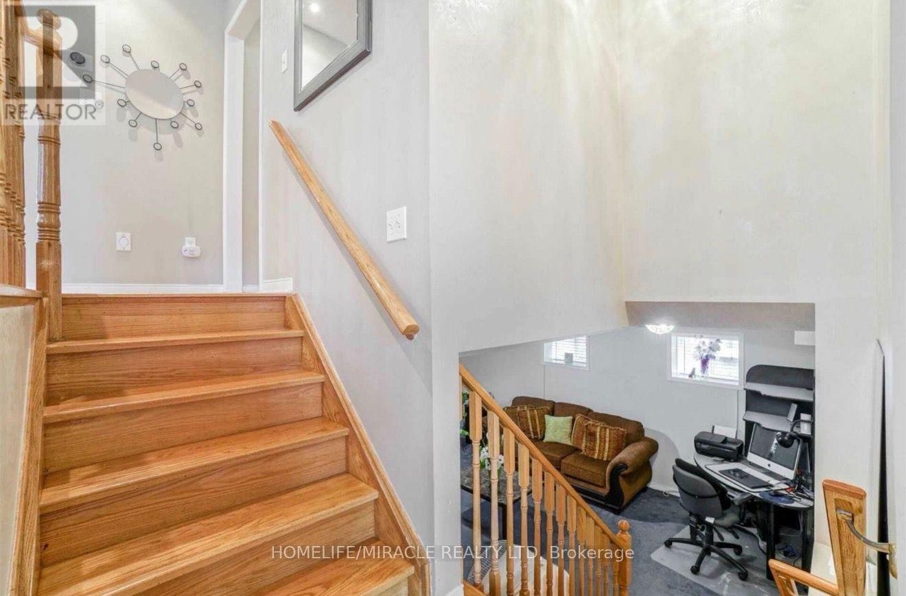 216 Van Scott Drive, Brampton, ON, L7A 1V9 - 5