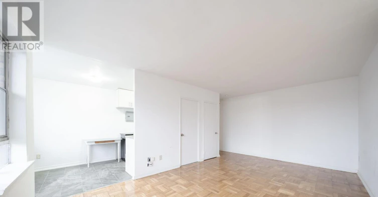 103-2507 Eglinton Avenue W, Toronto, ON, M6M 1S9 - 5