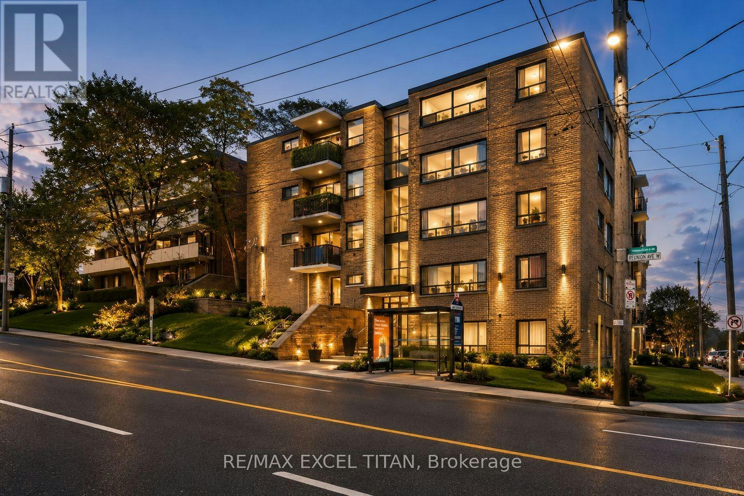 103-2507 Eglinton Avenue W, Toronto, ON, M6M 1S9