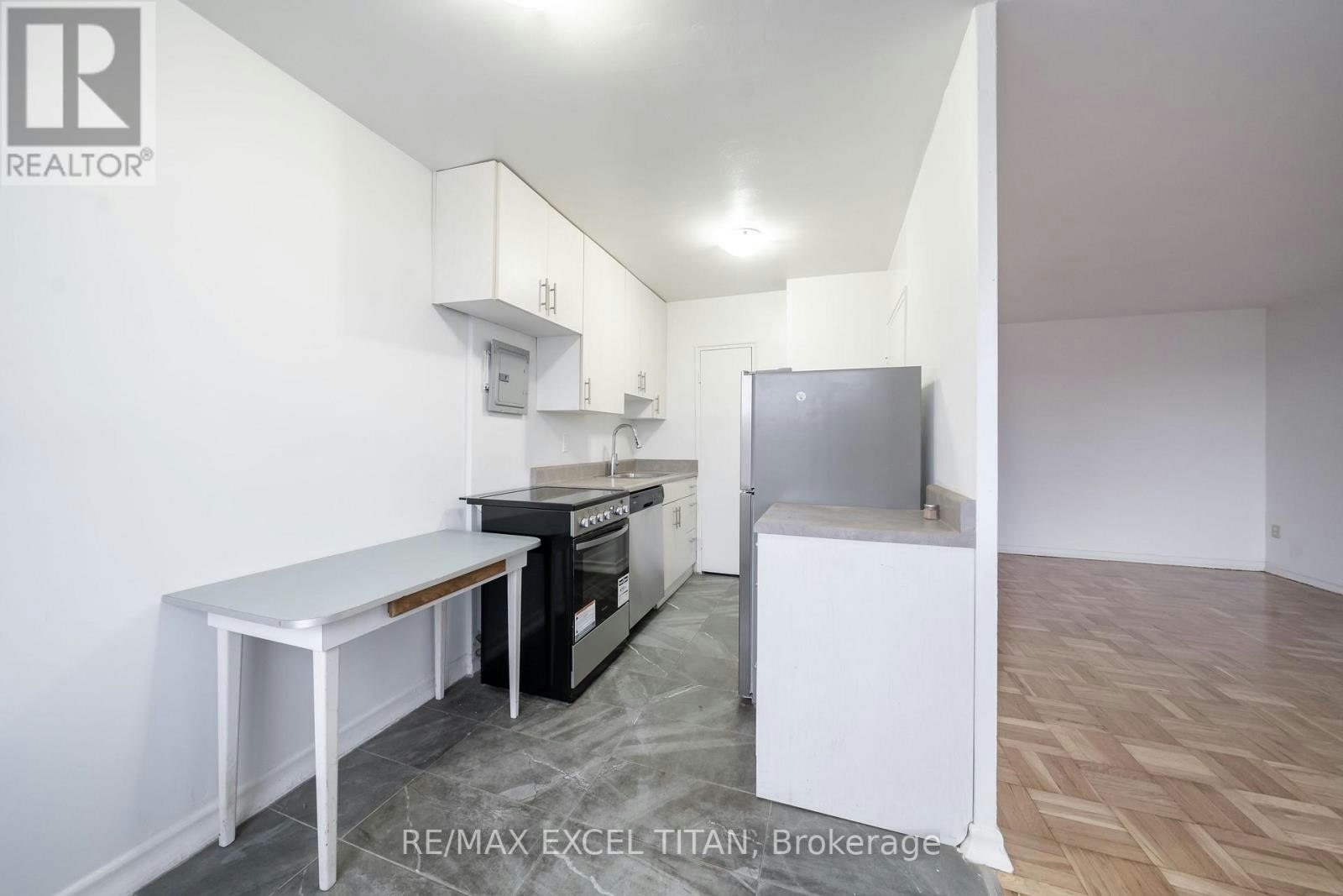 103-2507 Eglinton Avenue W, Toronto, ON, M6M 1S9 - 10
