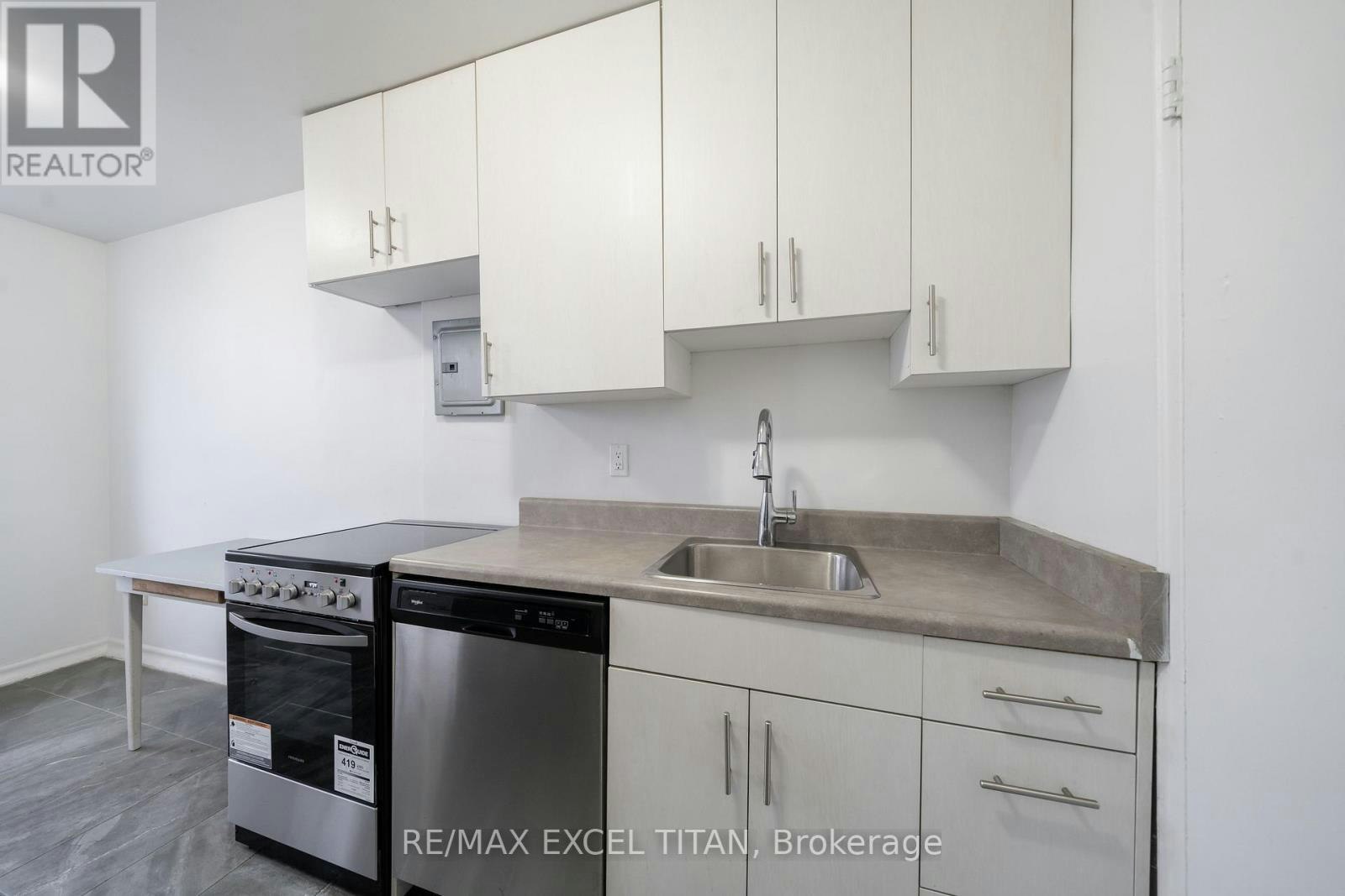 103-2507 Eglinton Avenue W, Toronto, ON, M6M 1S9 - 9