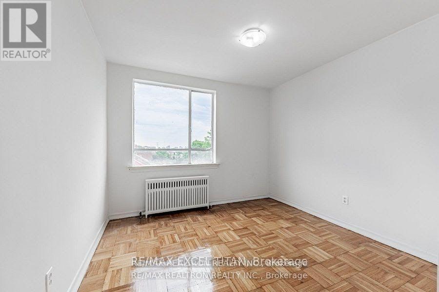 G4-2515 Eglinton Avenue W, Toronto, ON, M6M 1T2 - 4