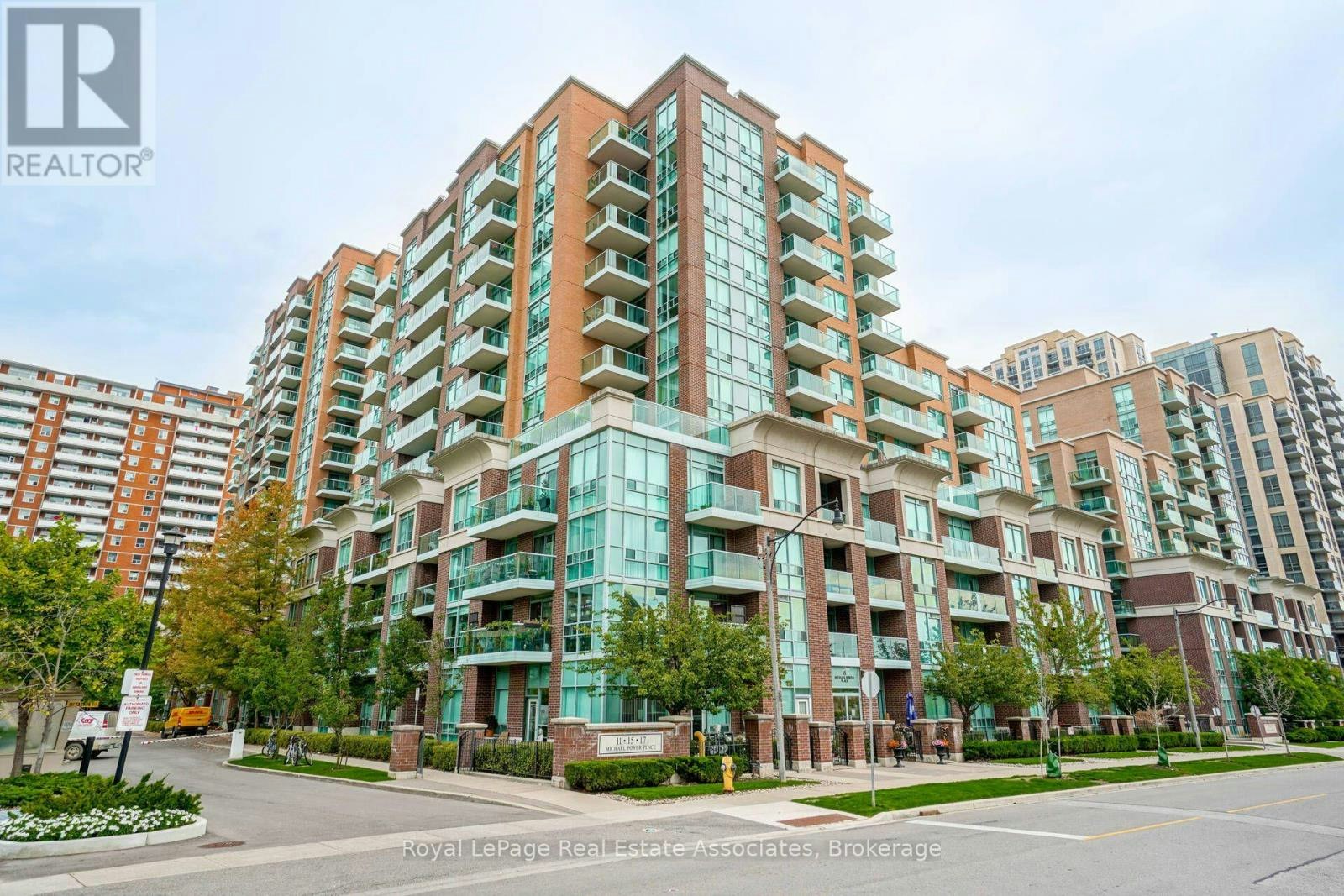 306-11 Michael Power Place, Toronto, ON, M9A 5G3