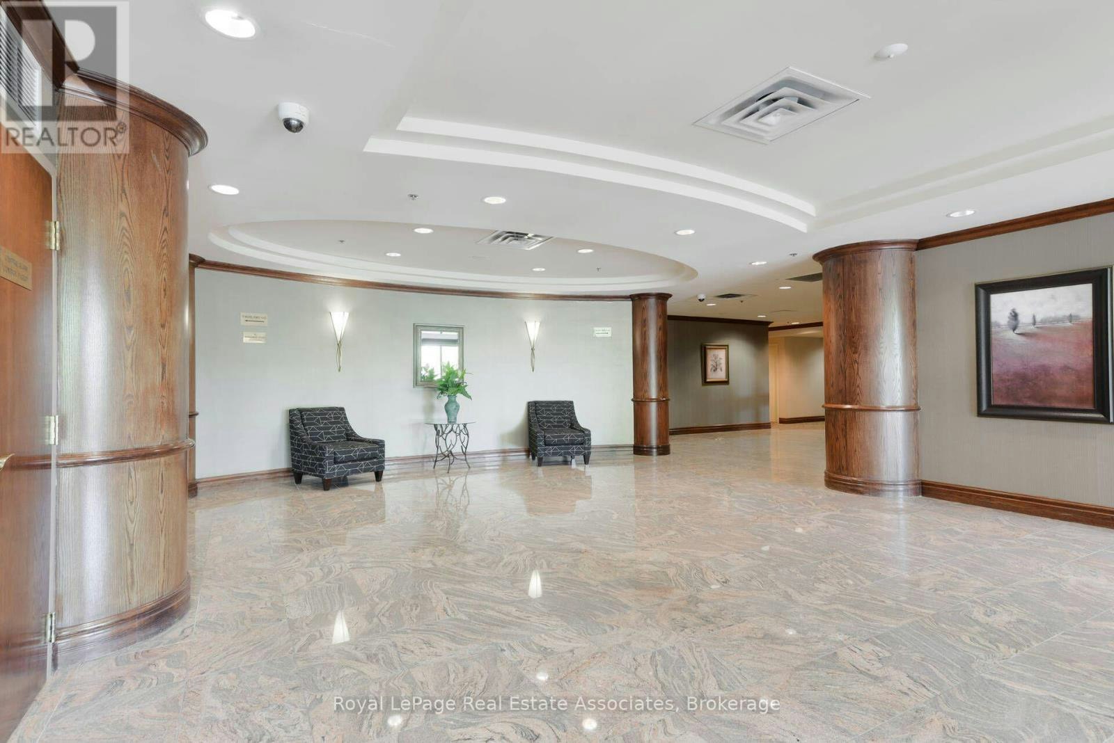 306-11 Michael Power Place, Toronto, ON, M9A 5G3 - 5