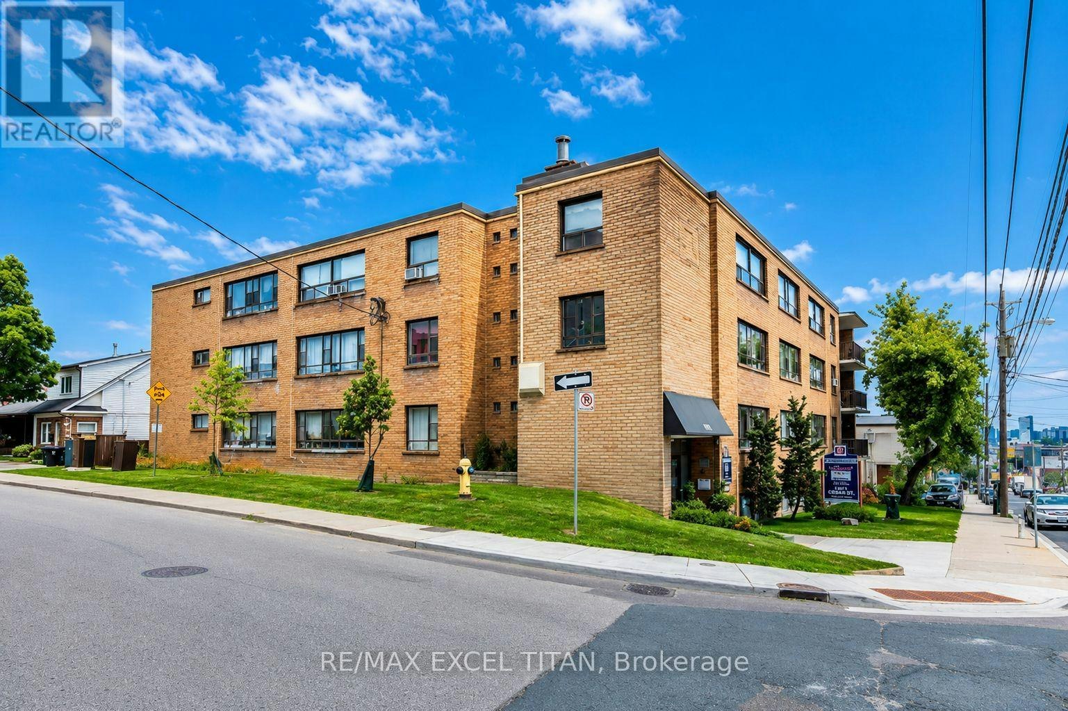 308-2515 Eglinton Avenue W, Toronto, ON, M6M 1T2