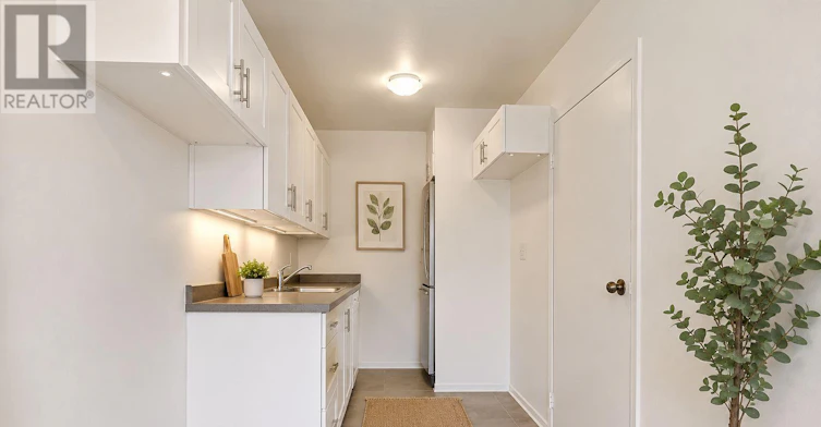 308-2515 Eglinton Avenue W, Toronto, ON, M6M 1T2 - 9