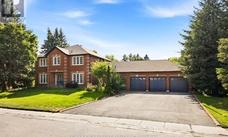 6 Willow Crescent