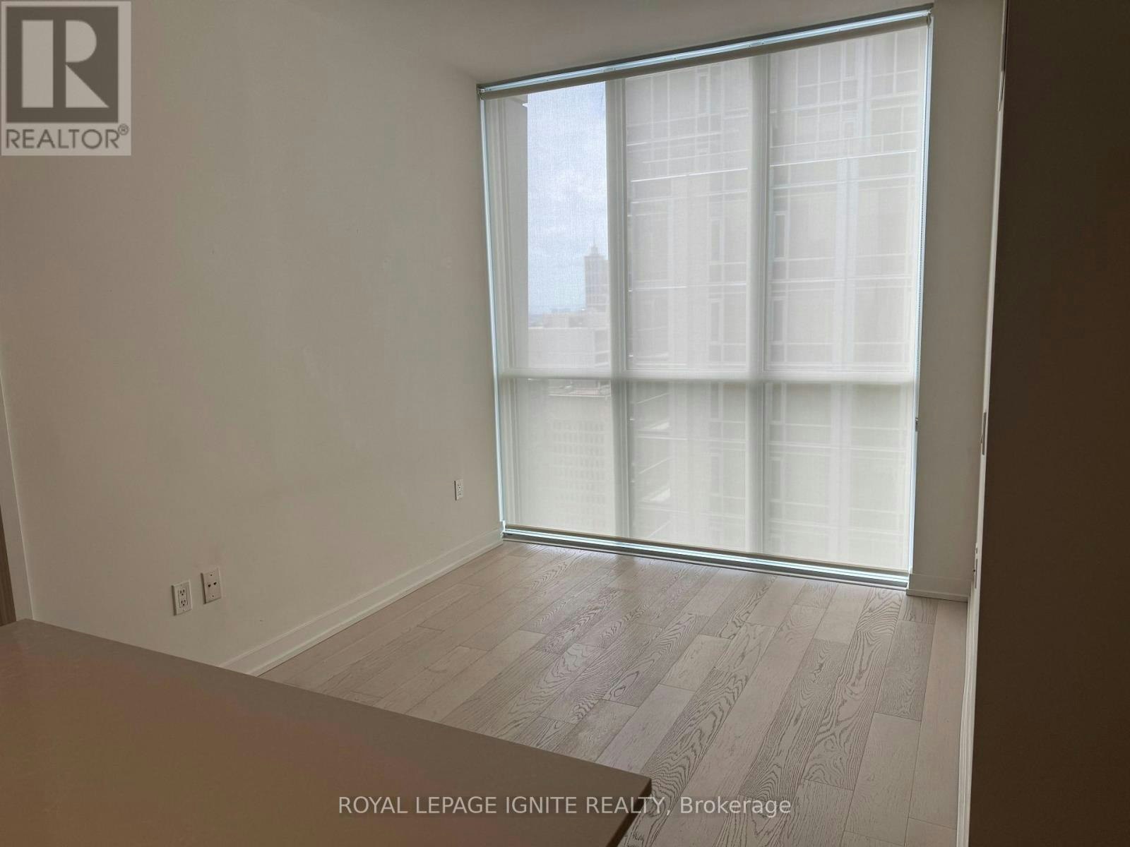 2402-1 Yorkville Avenue, Toronto, ON, M4W 0B1 - 11