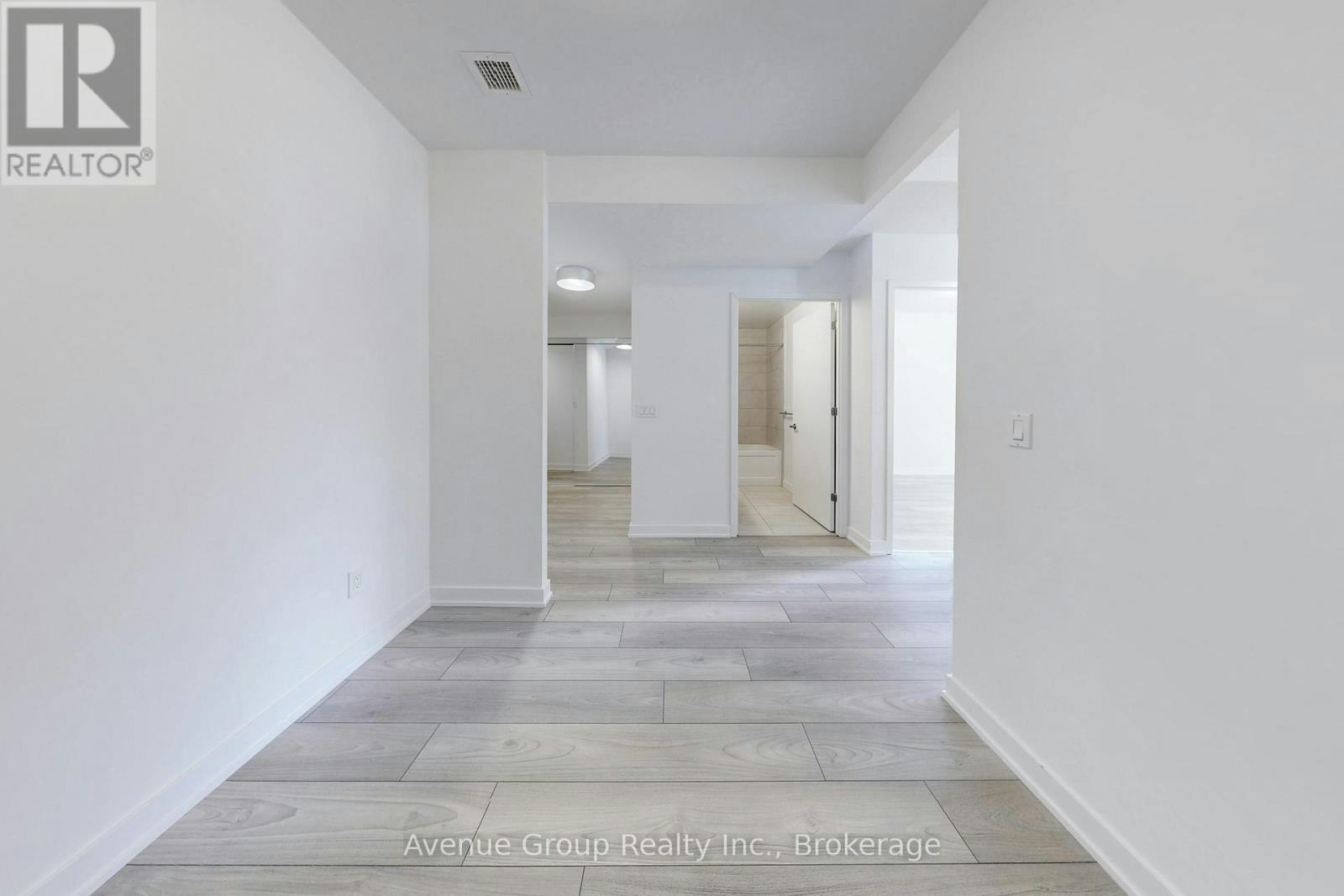 631-8 Tippett Road, Toronto, ON, M3H 0E7 - 14