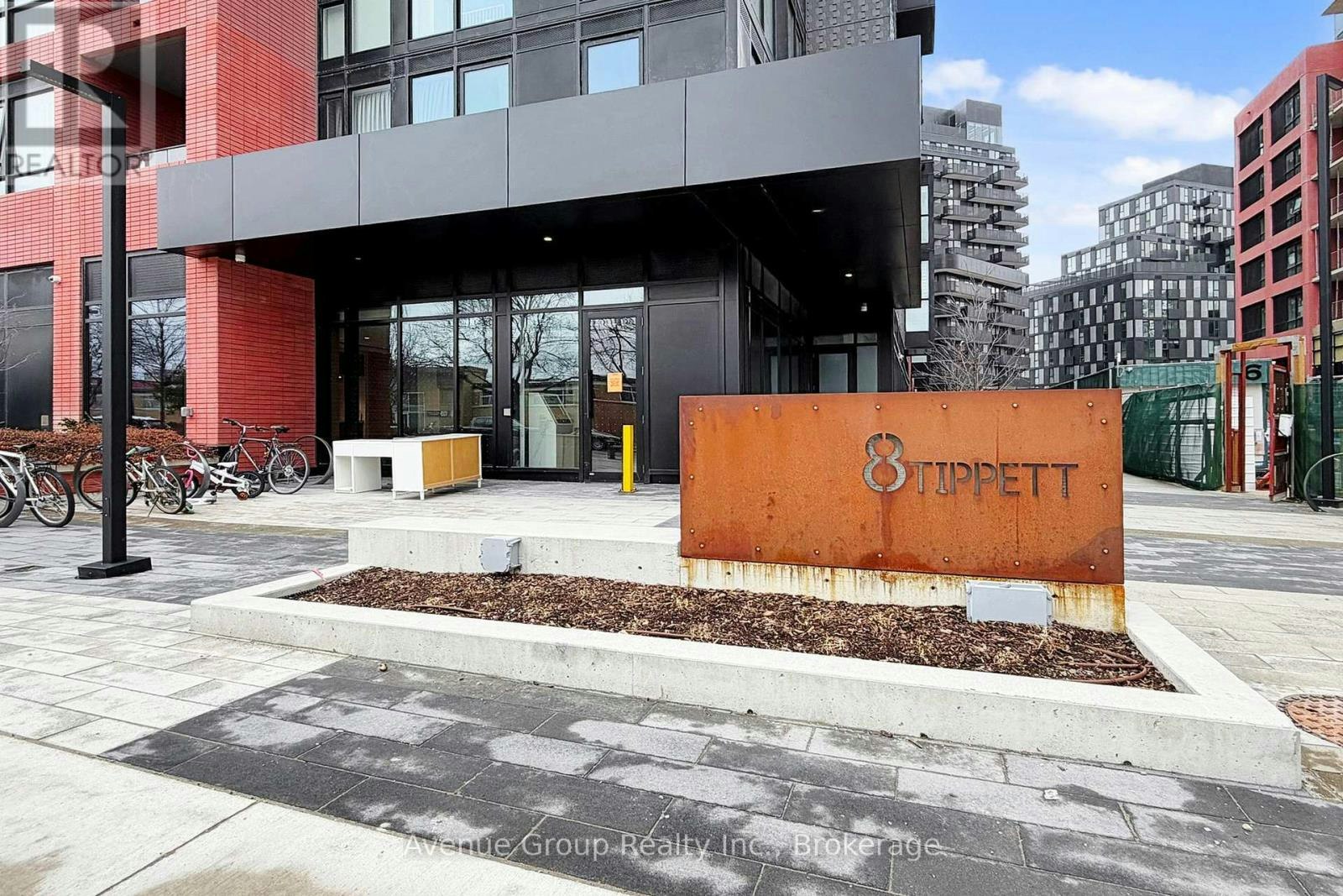 631-8 Tippett Road, Toronto, ON, M3H 0E7 - 3