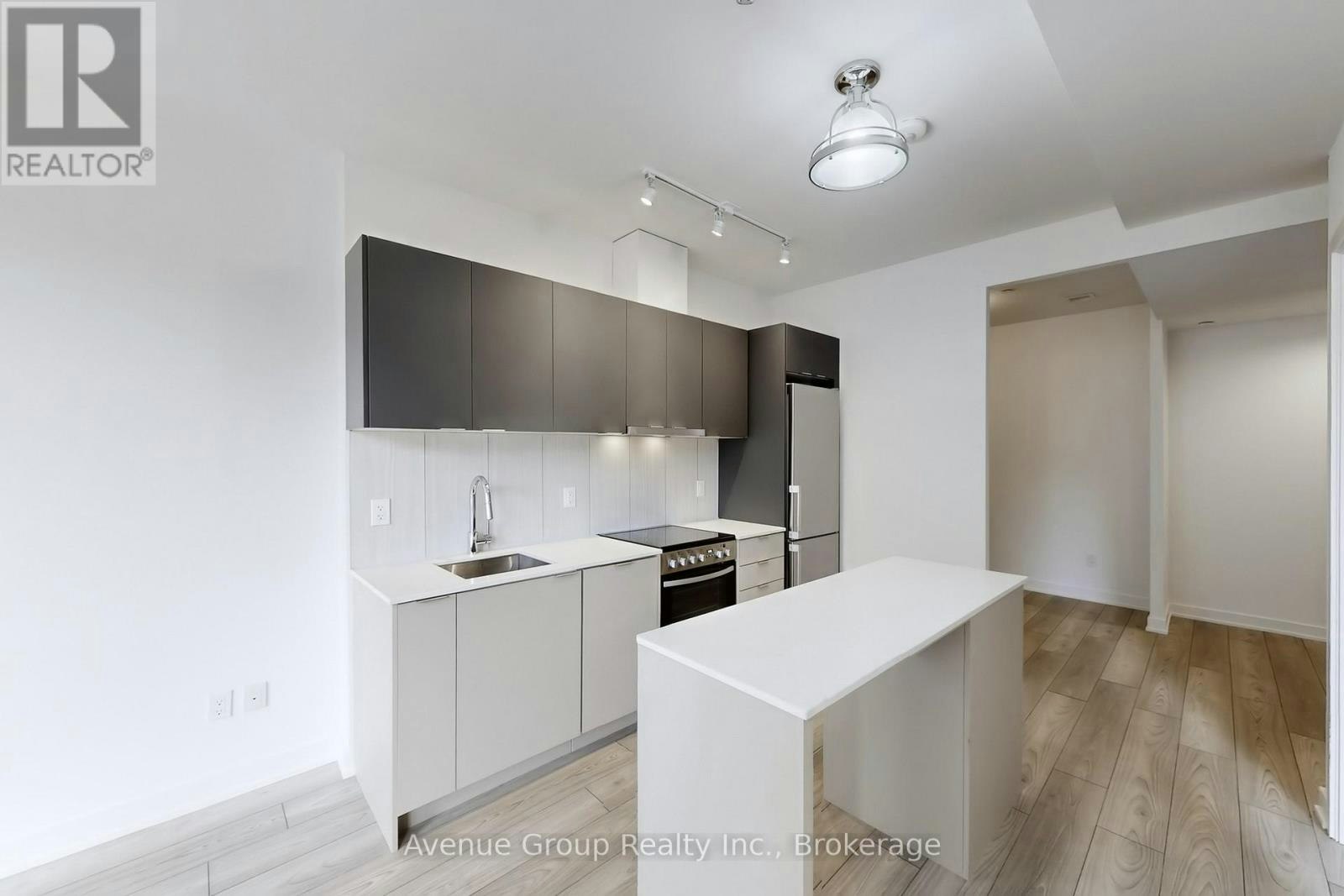631-8 Tippett Road, Toronto, ON, M3H 0E7 - 11