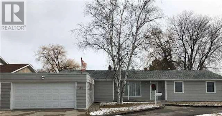 45 Bruce Avenue, Georgina, ON, L4P 1K4 - 4