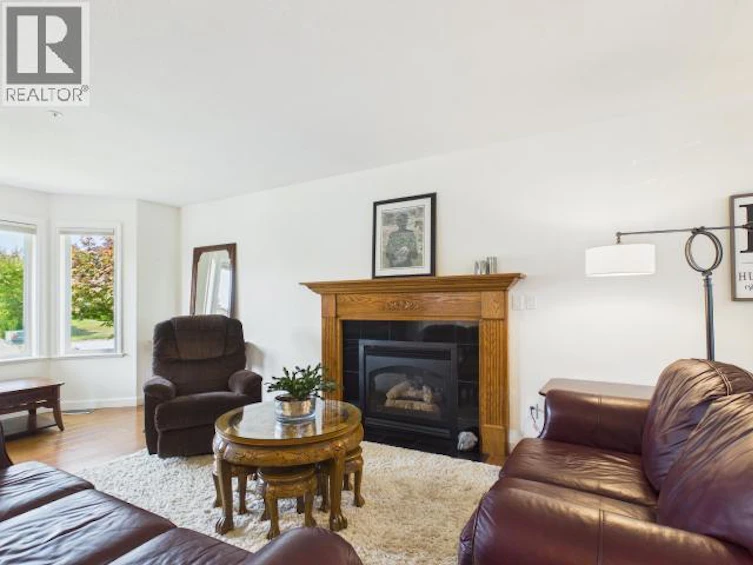3400 Ontario Avenue, Powell River, BC, V8A 5M7 - 6